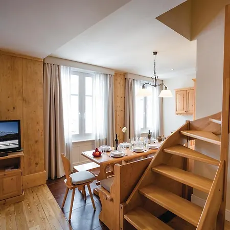 Piz Mezzaun Apartment Samedan